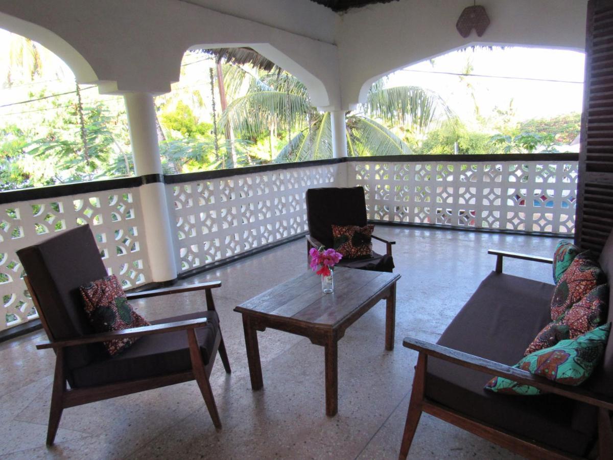 Bed & Breakfast Furaha *